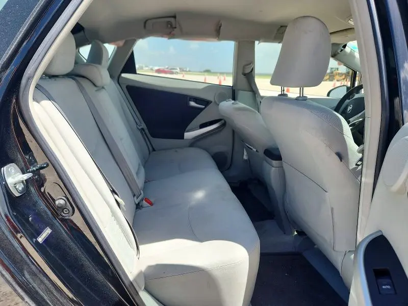 2010 TOYOTA PRIUS III  