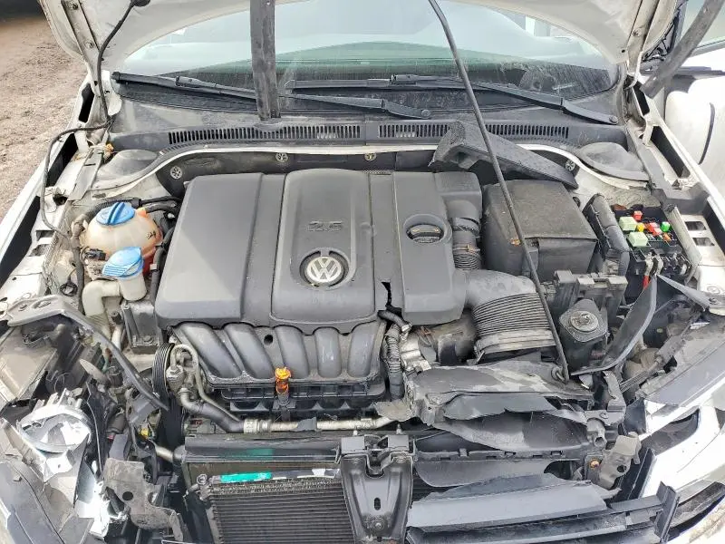 2012 VOLKSWAGEN JETTA SE  