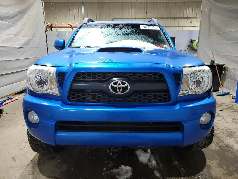 2011 TOYOTA TACOMA   