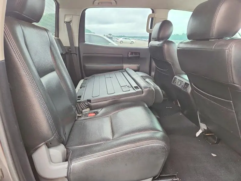 2011 TOYOTA TUNDRA CREWMAX SR5  