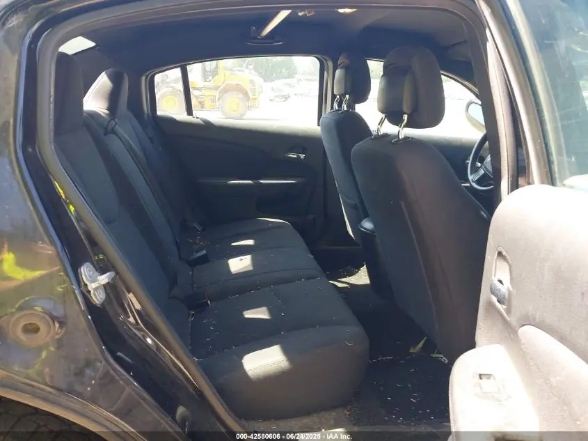 2013 CHRYSLER 200 LX