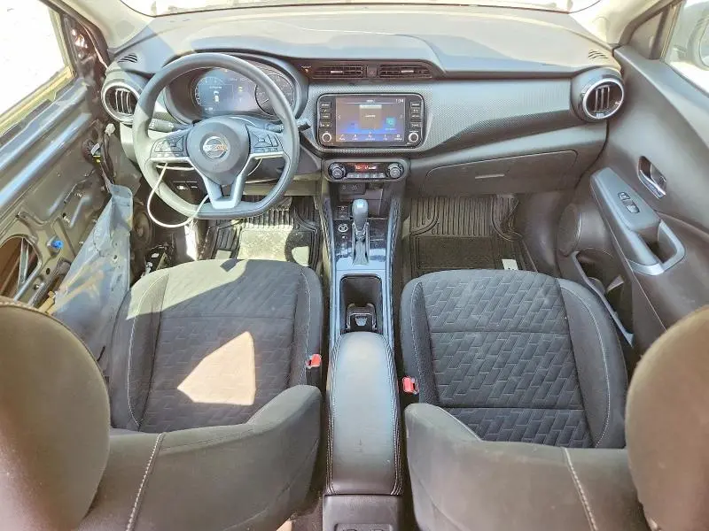 2021 NISSAN KICKS SV  