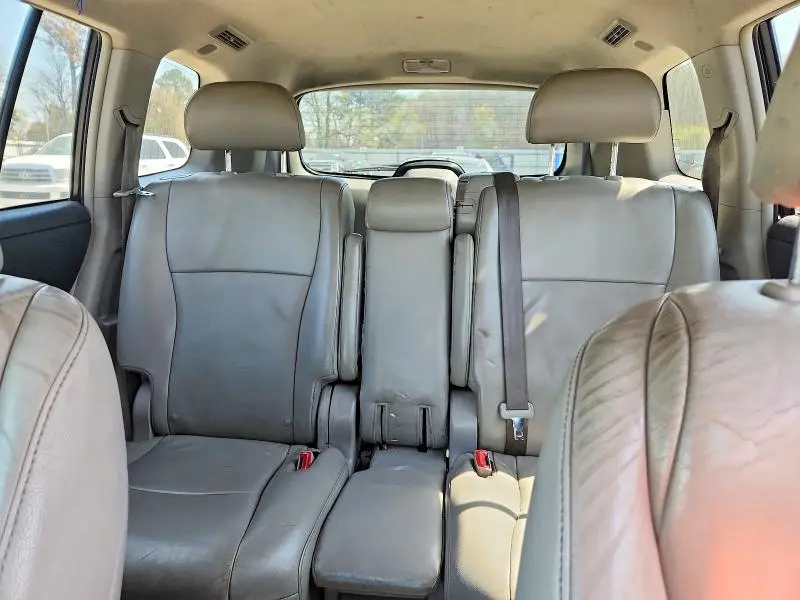 2013 TOYOTA HIGHLANDER SE  