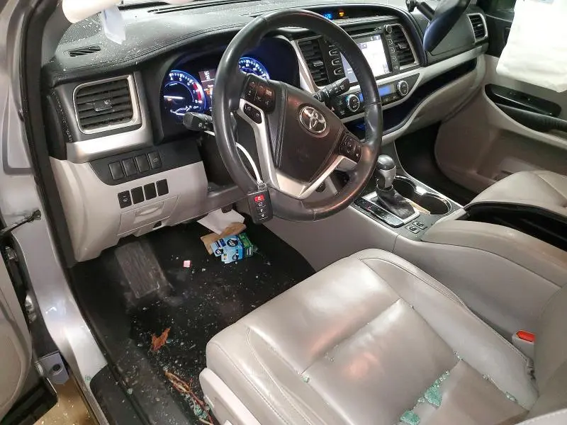 2014 TOYOTA HIGHLANDER XLE  