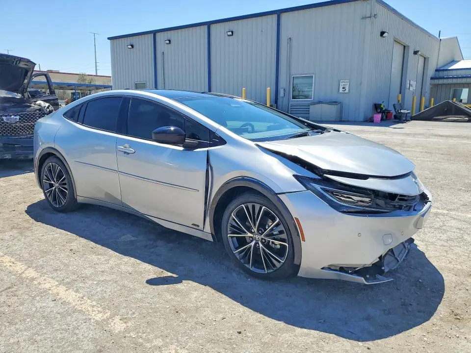 2024 TOYOTA PRIUS XLE  