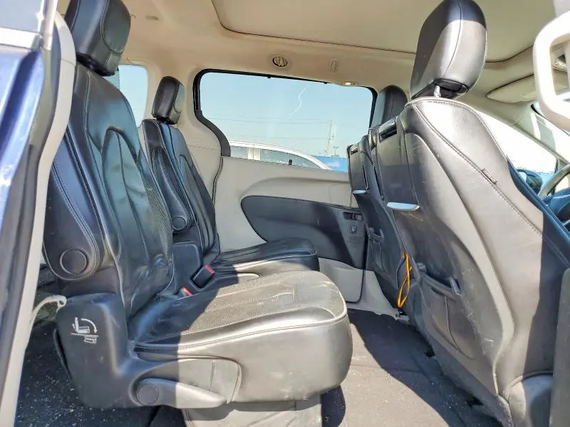 2017 CHRYSLER PACIFICA LIMITED  