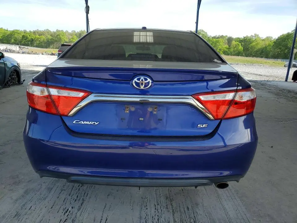2016 TOYOTA CAMRY SE  