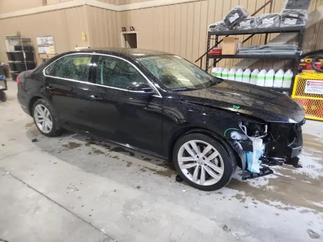 2018 VOLKSWAGEN PASSAT SE  