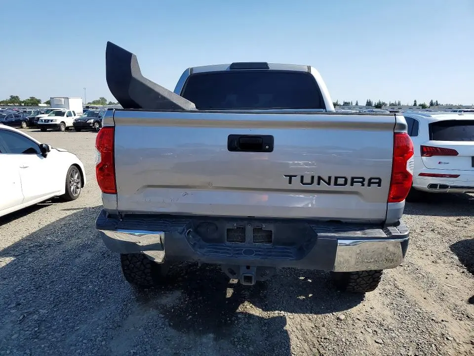 2016 TOYOTA TUNDRA SR5  