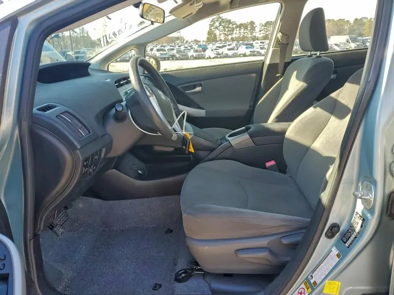 2012 TOYOTA PRIUS PLUG-IN   