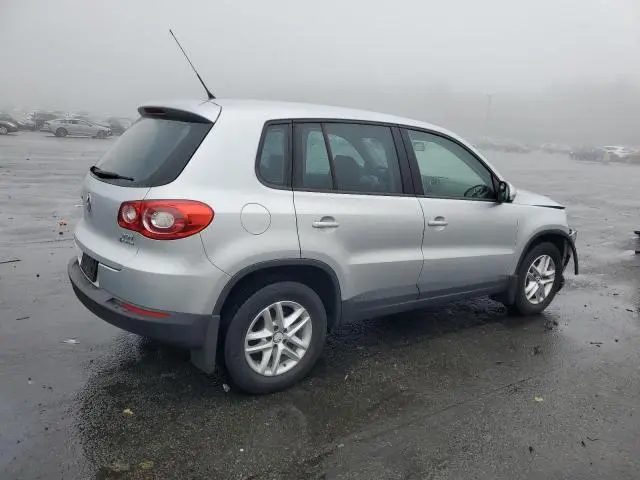 2011 VOLKSWAGEN TIGUAN S  