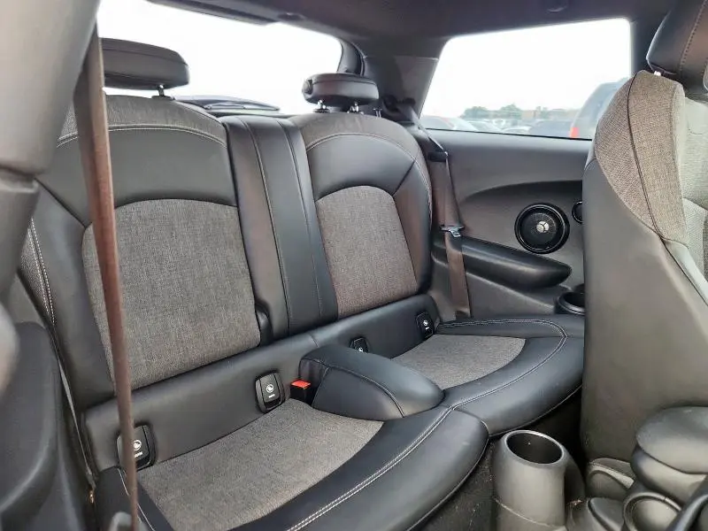 2018 MINI COOPER S  