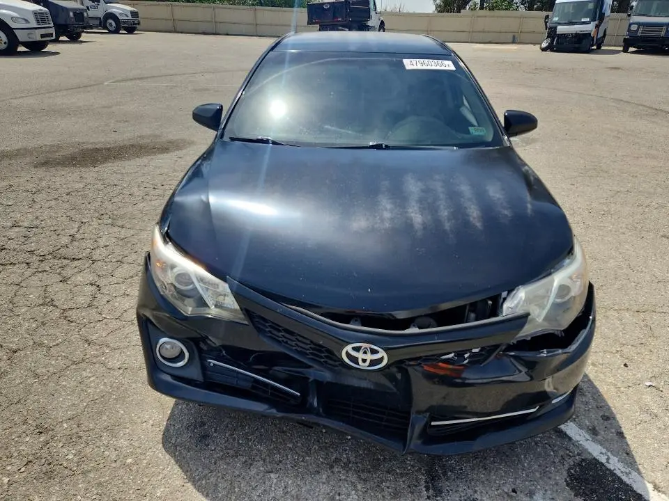 2012 TOYOTA CAMRY SE  