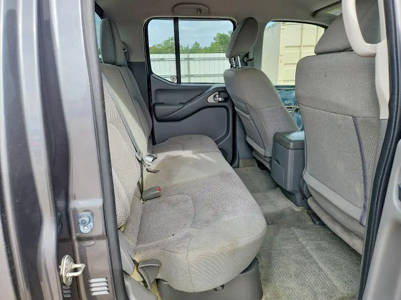 2018 NISSAN FRONTIER SV  