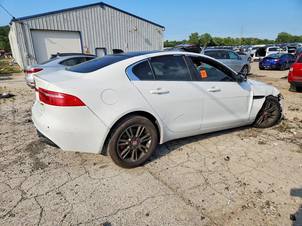 2017 JAGUAR XE PREMIUM  