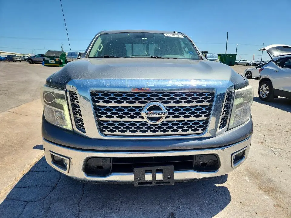 2017 NISSAN TITAN SL  