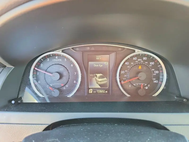 2016 TOYOTA CAMRY SE  