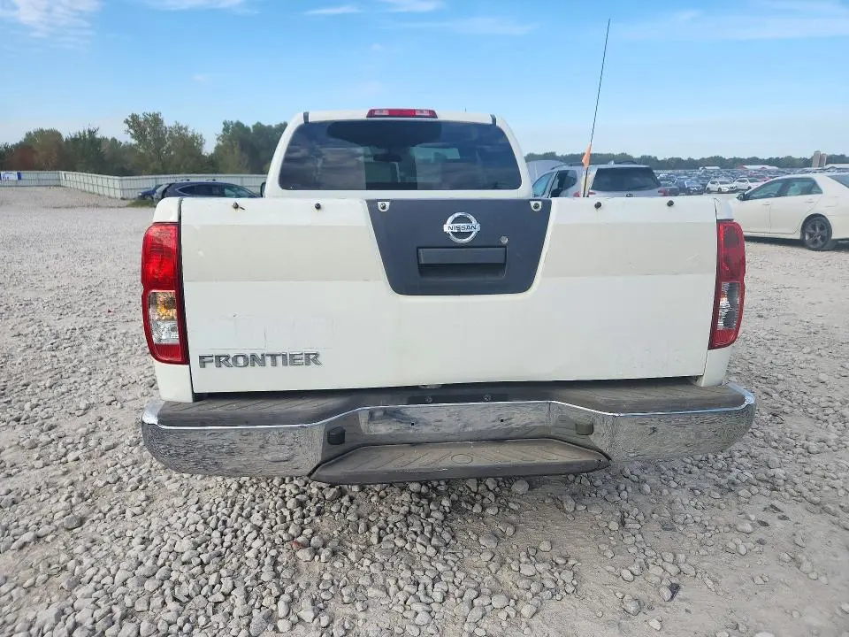 2016 NISSAN FRONTIER S  