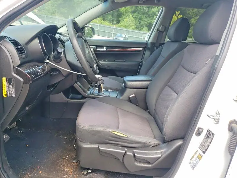 2011 KIA SORENTO LX  