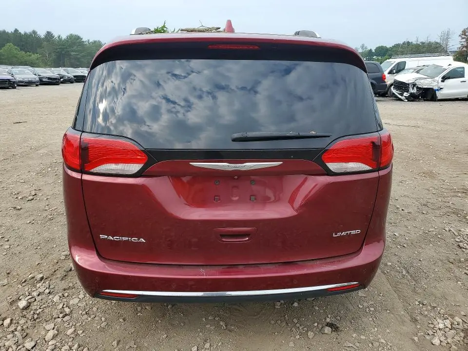 2017 CHRYSLER PACIFICA LIMITED  
