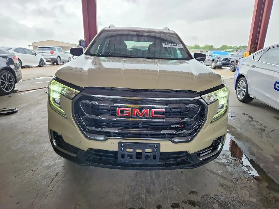 2022 GMC TERRAIN AT4  