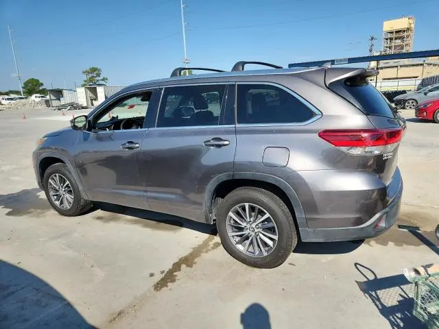2018 TOYOTA HIGHLANDER SE  