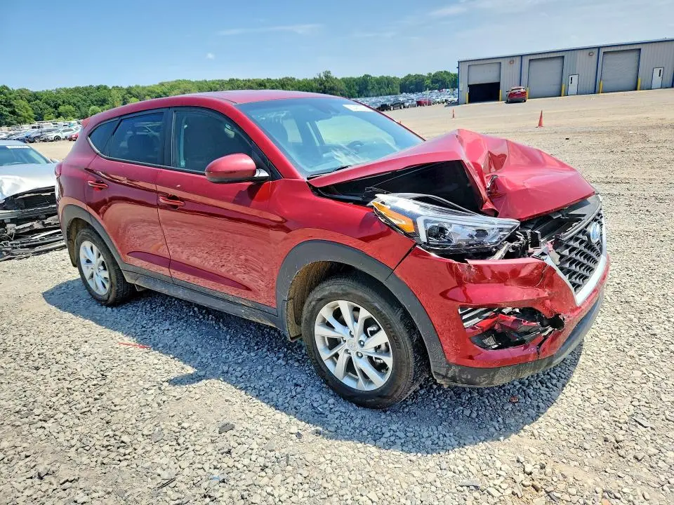 2021 HYUNDAI TUCSON SE  
