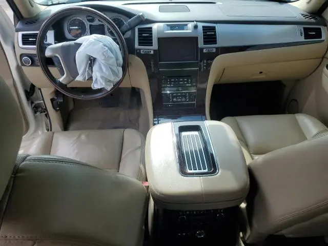 2013 CADILLAC ESCALADE LUXURY  