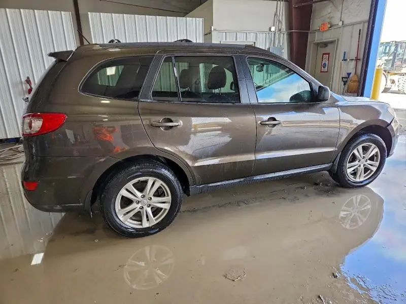 2011 HYUNDAI SANTA FE SE  