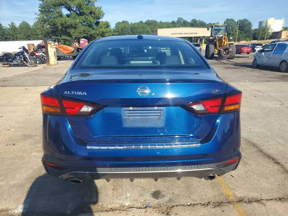 2021 NISSAN ALTIMA SR  