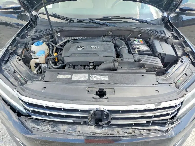 2016 VOLKSWAGEN PASSAT SE  