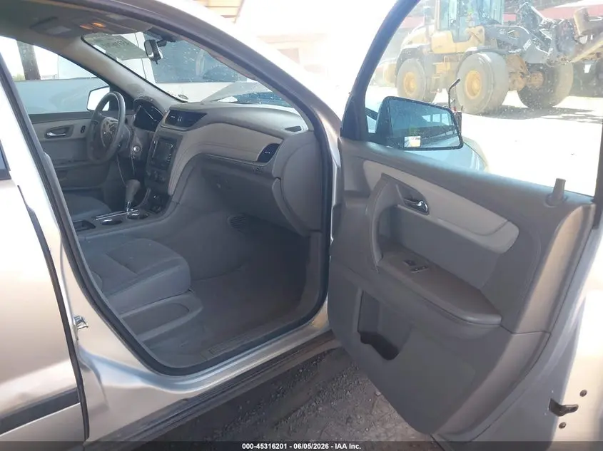 2015 CHEVROLET TRAVERSE LS