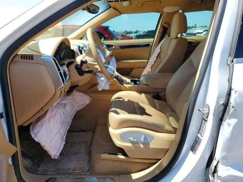 2014 PORSCHE CAYENNE   