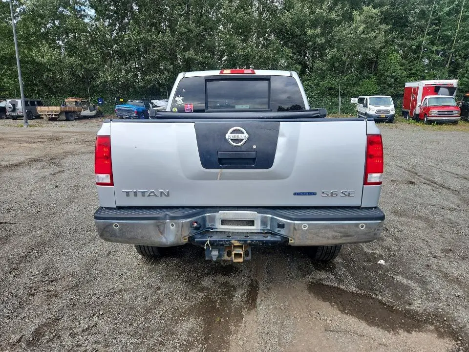 2010 NISSAN TITAN SE  