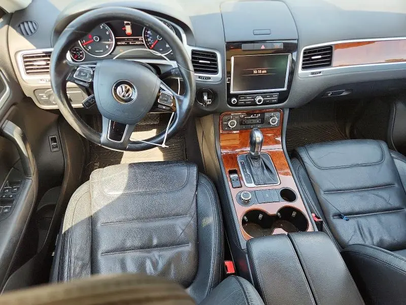 2012 VOLKSWAGEN TOUAREG V6  