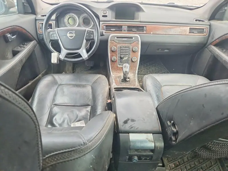 2013 VOLVO XC70 3.2  