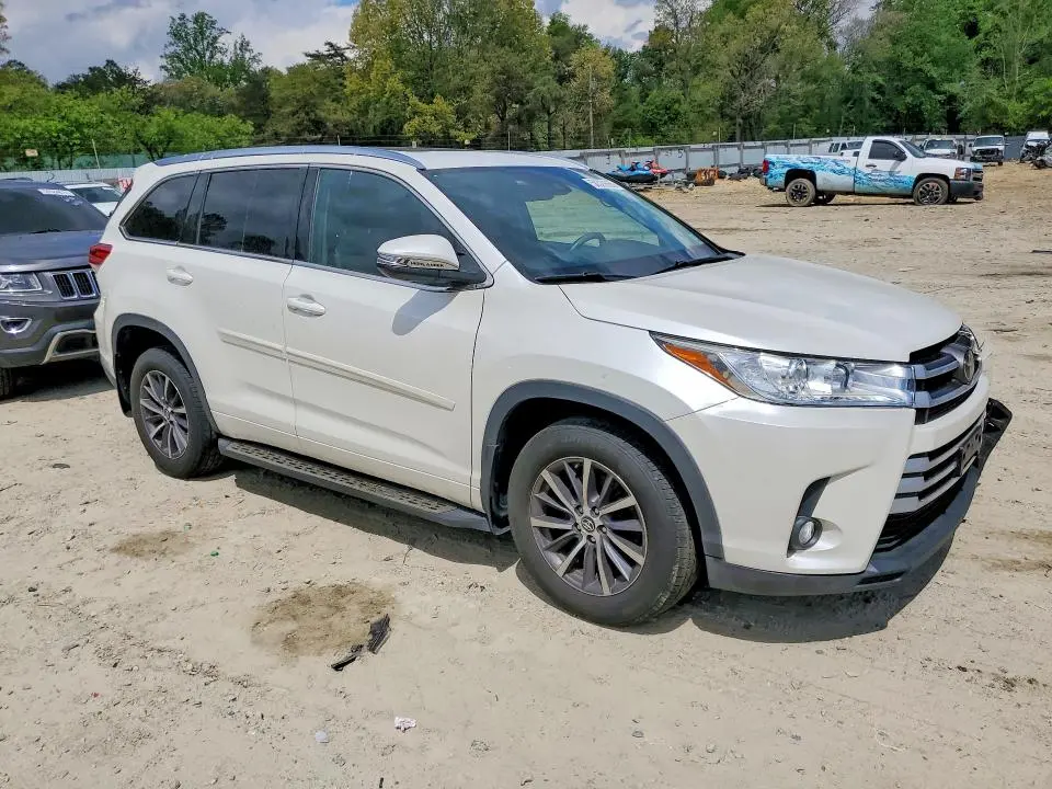 2018 TOYOTA HIGHLANDER XLE  