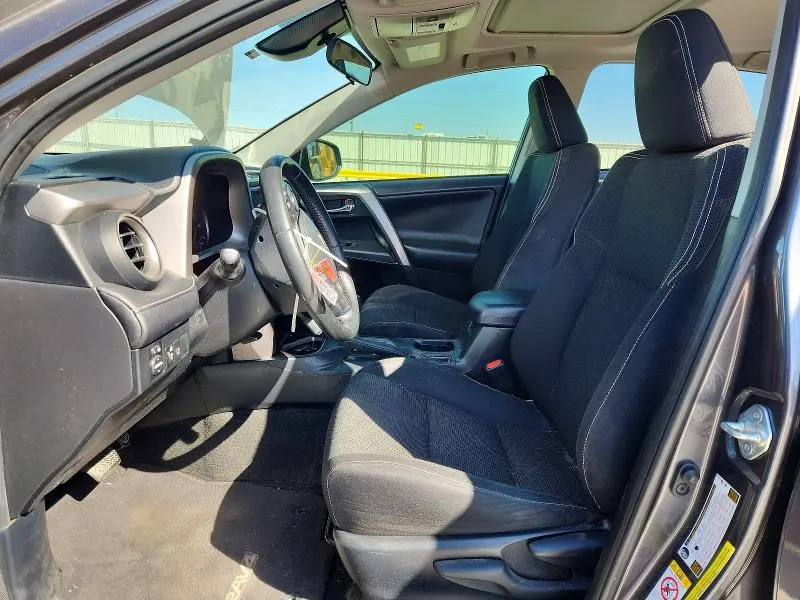 2017 TOYOTA RAV4 XLE  