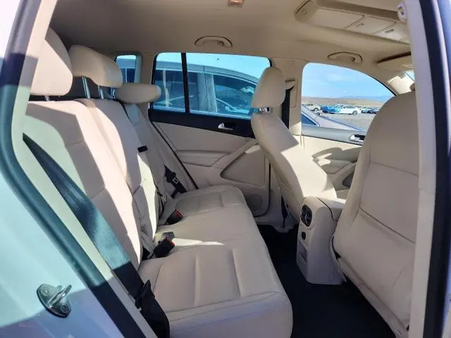 2013 VOLKSWAGEN TIGUAN S  