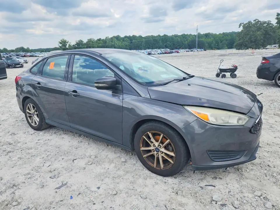2015 FORD FOCUS SE  