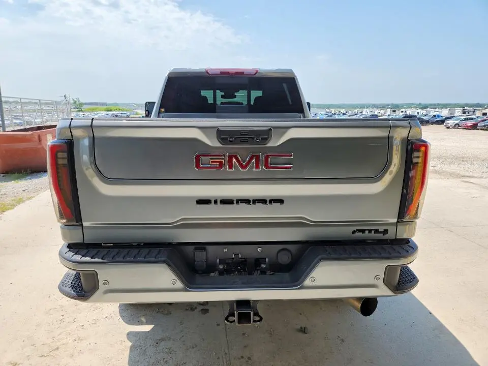 2024 GMC SIERRA K2500 AT4  