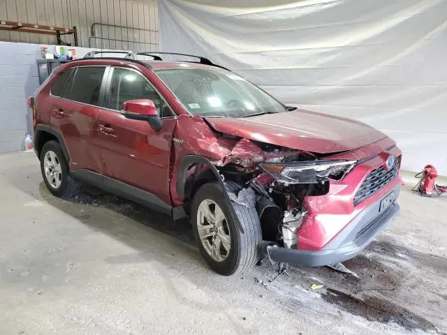 2021 TOYOTA RAV4 XLE  