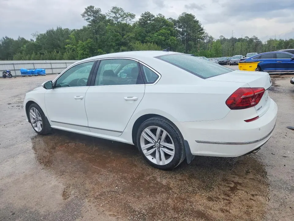 2017 VOLKSWAGEN PASSAT SE  