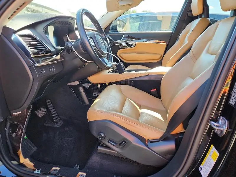 2016 VOLVO XC90 T6  