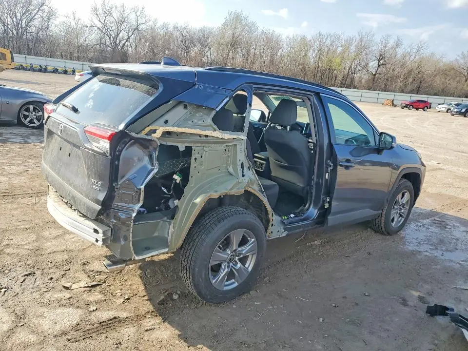 2023 TOYOTA RAV4 XLE  