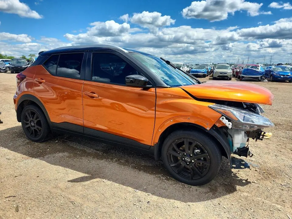 2022 NISSAN KICKS SV  