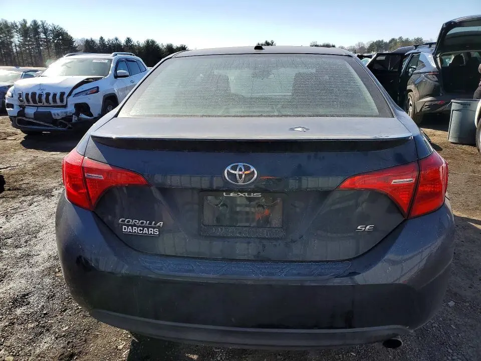 2019 TOYOTA COROLLA SE  