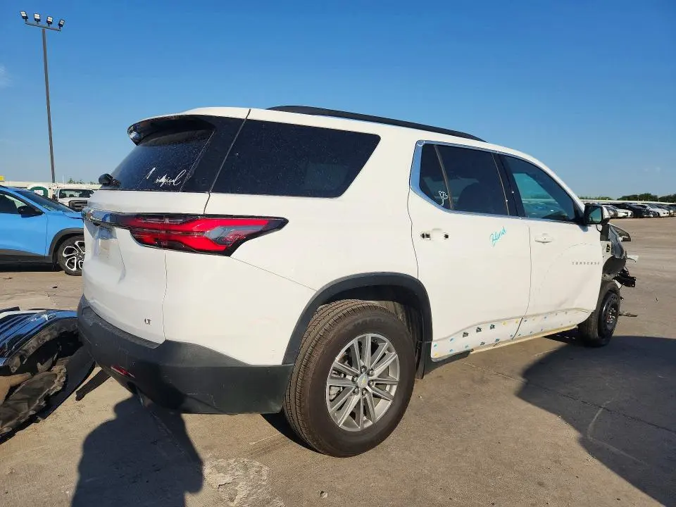 2023 CHEVROLET TRAVERSE LT  