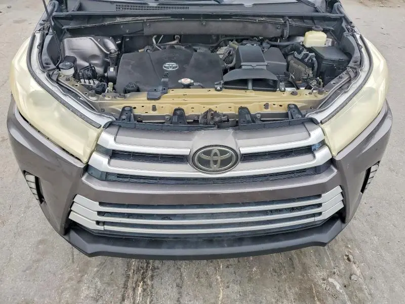 2018 TOYOTA HIGHLANDER XLE  