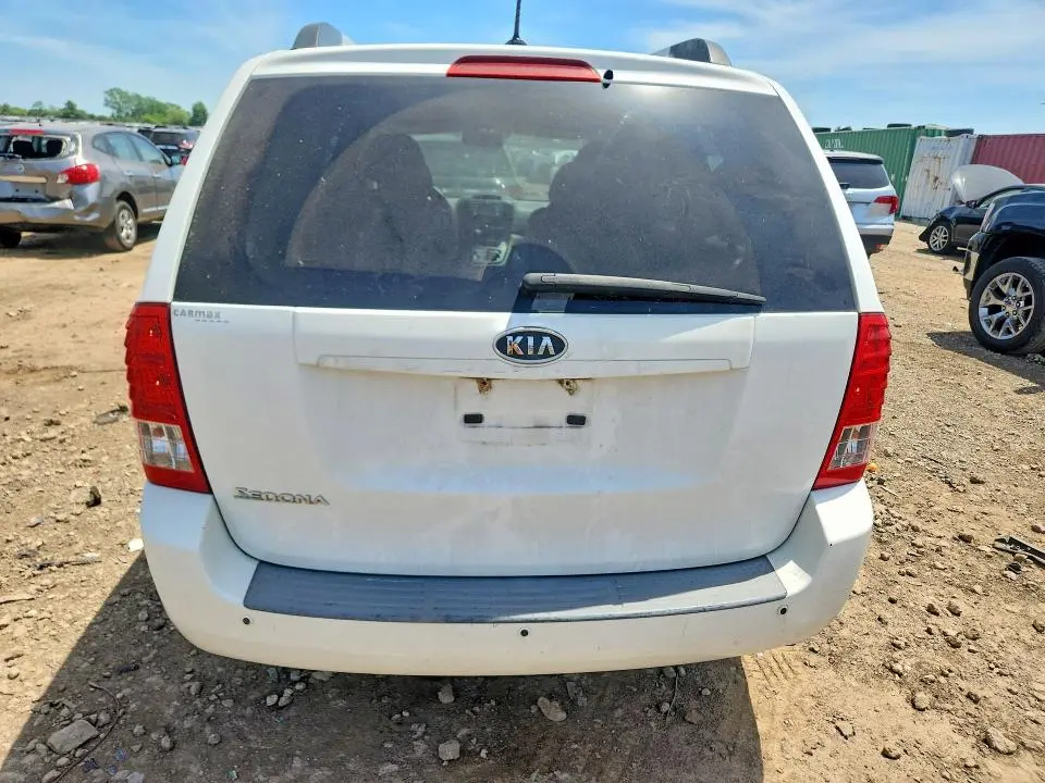 2011 KIA SEDONA LX  